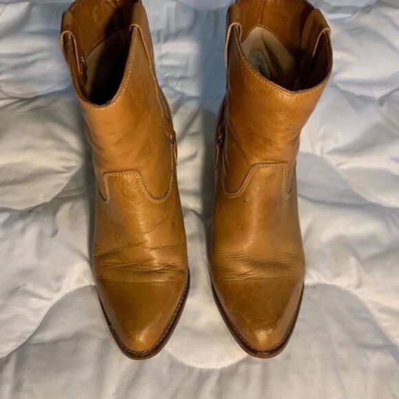The Wild Pair Womens Cowgirl Leather boots Size 5.5 B main image 3